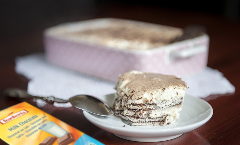 Brzi tiramisu sa napolitankama